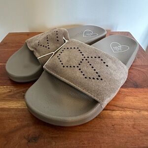 Women's Oasis Society California Slides